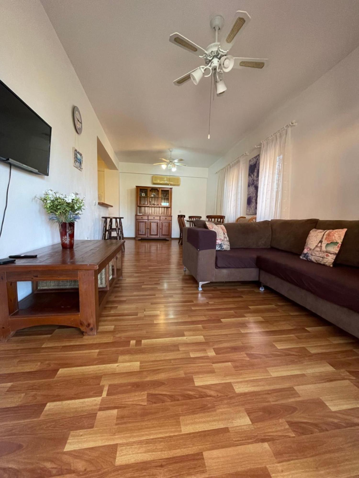 Paphos Limnaria Gardens Two Bedroom Apartment With Balcony מראה חיצוני תמונה