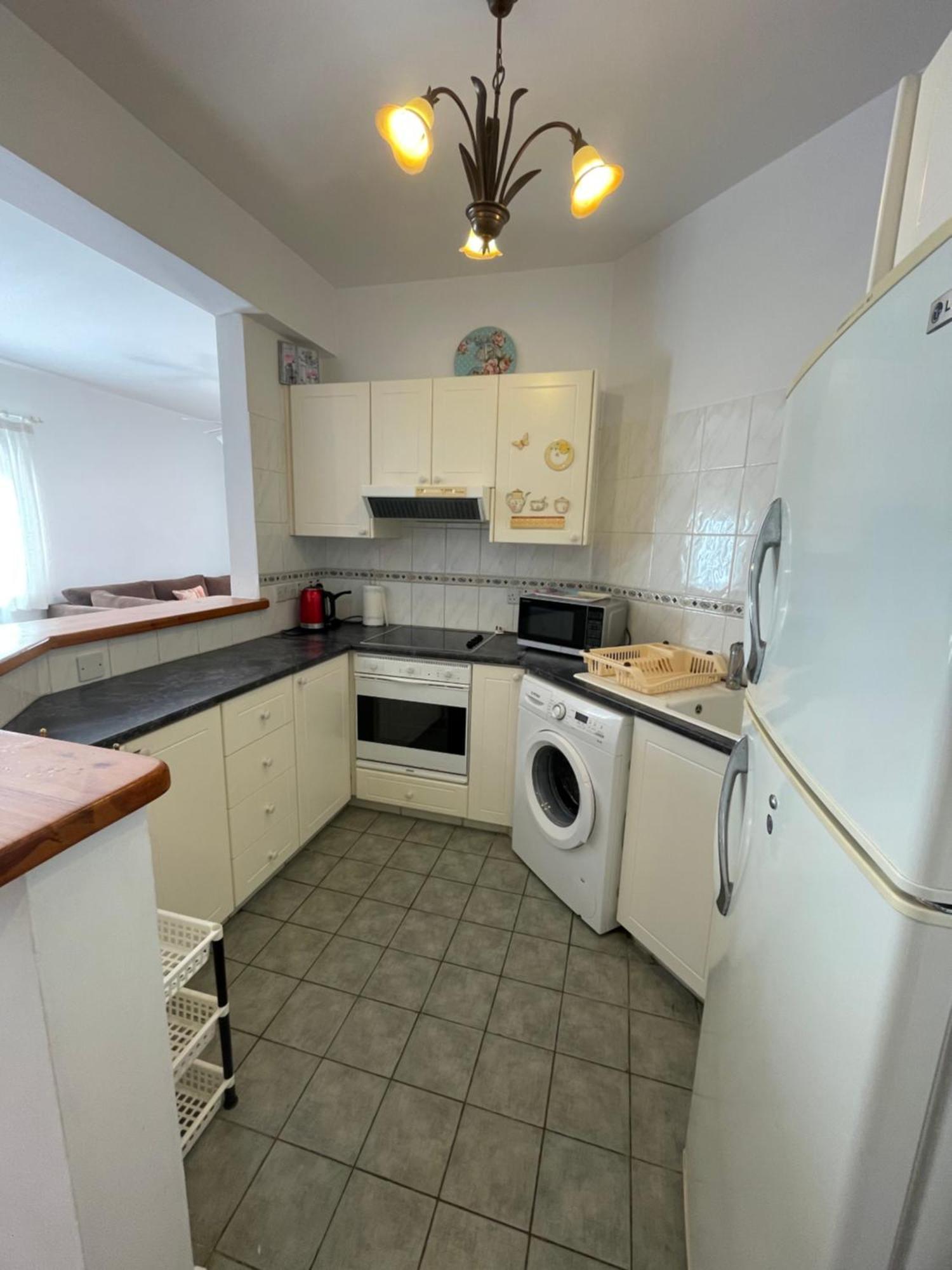 Paphos Limnaria Gardens Two Bedroom Apartment With Balcony מראה חיצוני תמונה